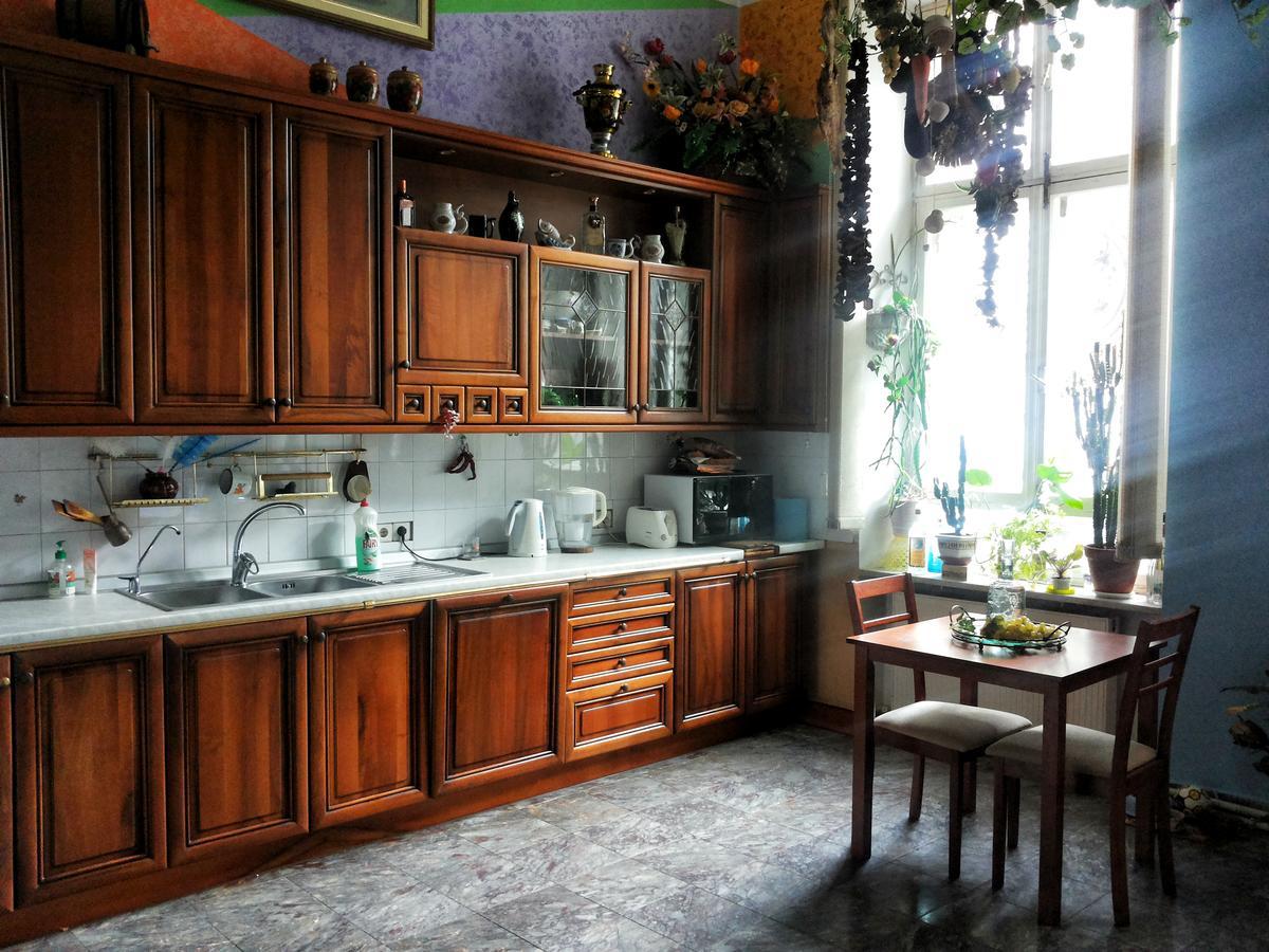 Orpheus Hostel And Apartments โอเดสซา ภายนอก รูปภาพ