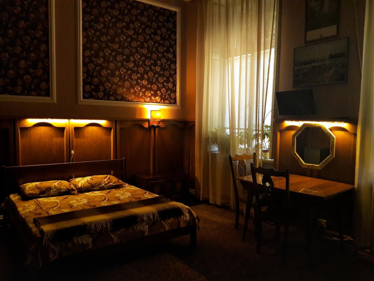 Orpheus Hostel And Apartments โอเดสซา ภายนอก รูปภาพ