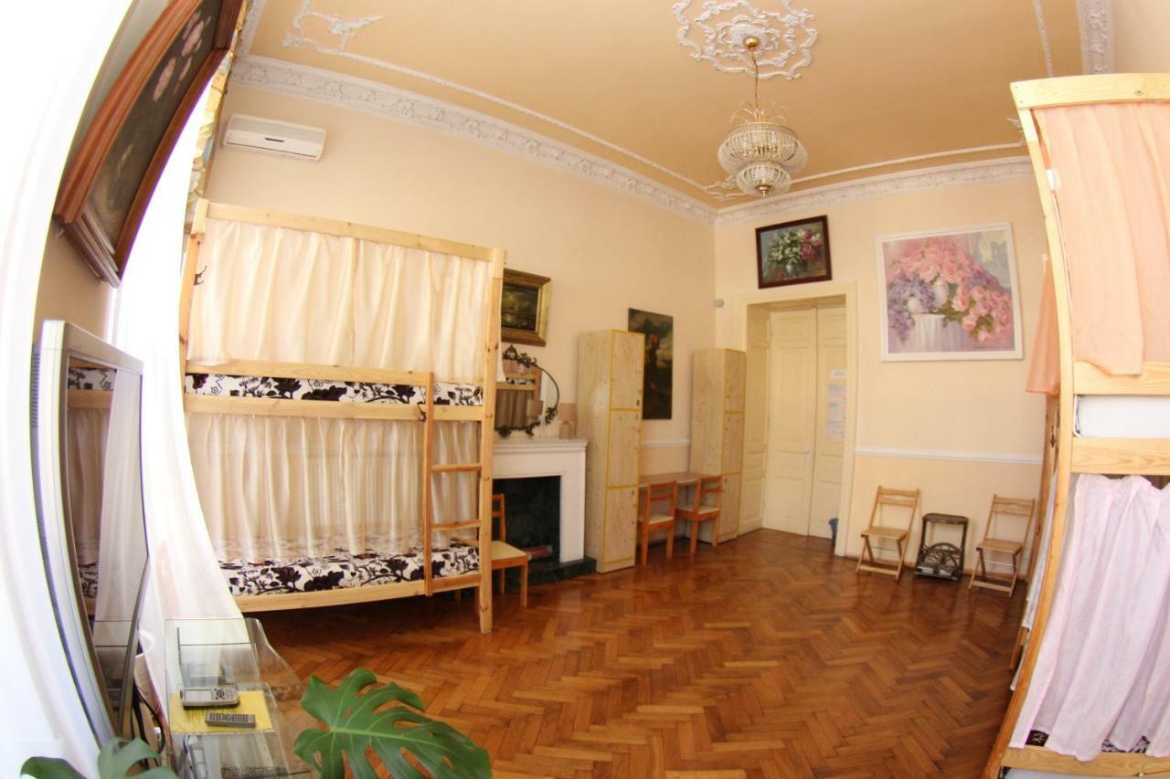Orpheus Hostel And Apartments โอเดสซา ภายนอก รูปภาพ
