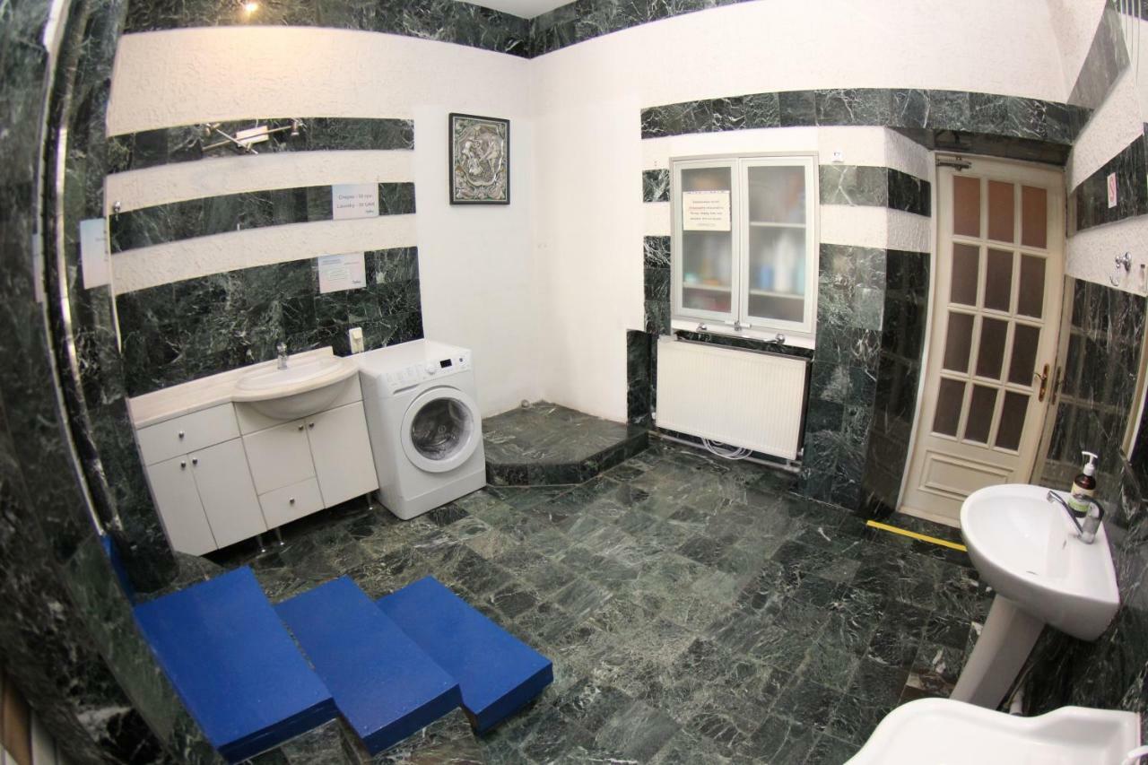 Orpheus Hostel And Apartments โอเดสซา ภายนอก รูปภาพ