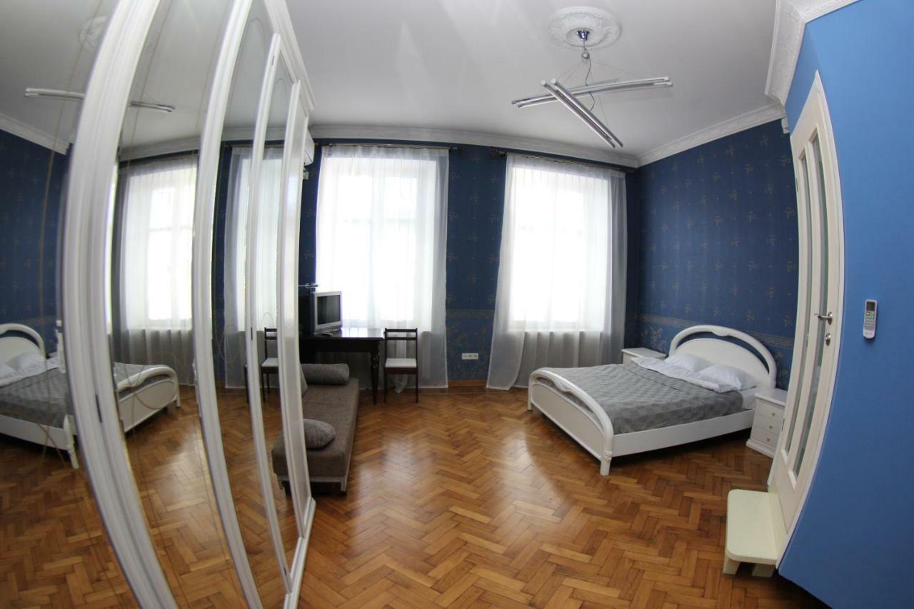 Orpheus Hostel And Apartments โอเดสซา ภายนอก รูปภาพ