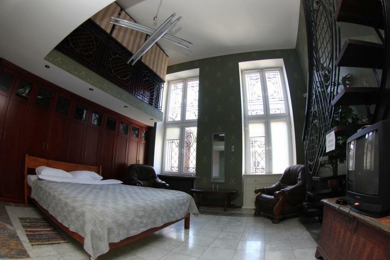 Orpheus Hostel And Apartments โอเดสซา ภายนอก รูปภาพ