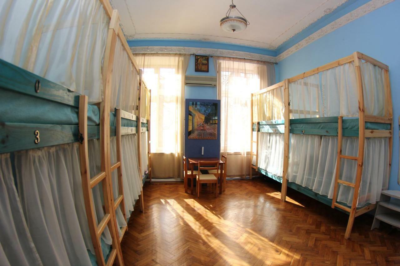 Orpheus Hostel And Apartments โอเดสซา ภายนอก รูปภาพ