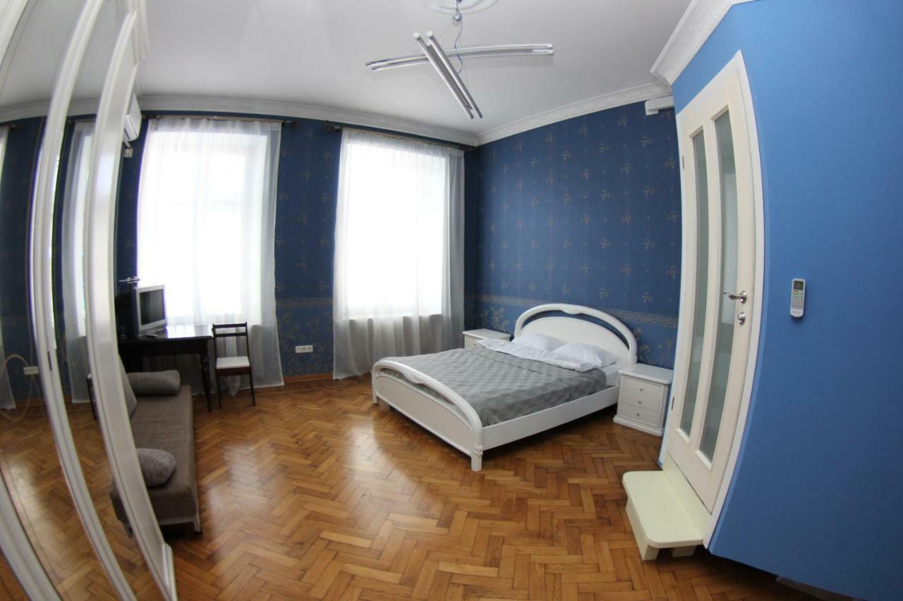 Orpheus Hostel And Apartments โอเดสซา ภายนอก รูปภาพ
