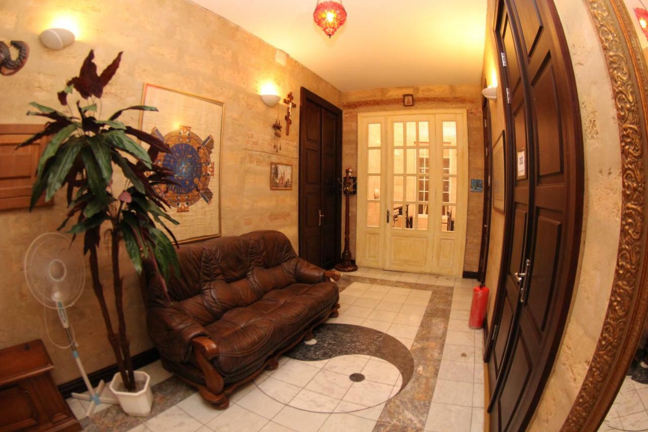 Orpheus Hostel And Apartments โอเดสซา ภายนอก รูปภาพ
